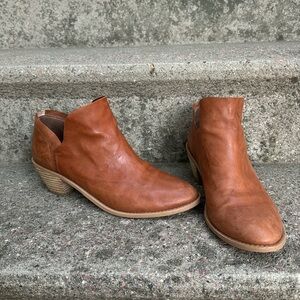 Kelsi Dagger soft brown boots-size 8.5